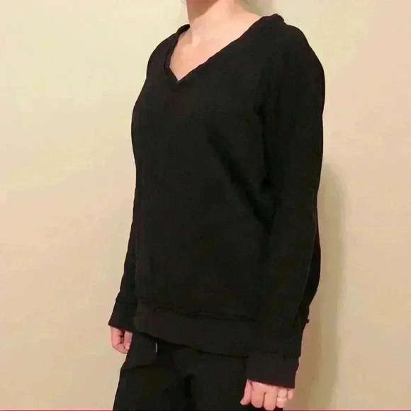 Sperry Women’s Vintage V-Neck Sweater - Picture 2 of 3